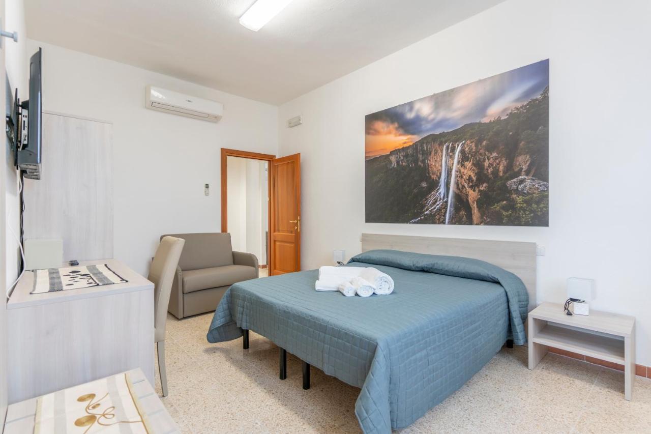Hotel Dei Tacchi Osini Екстер'єр фото