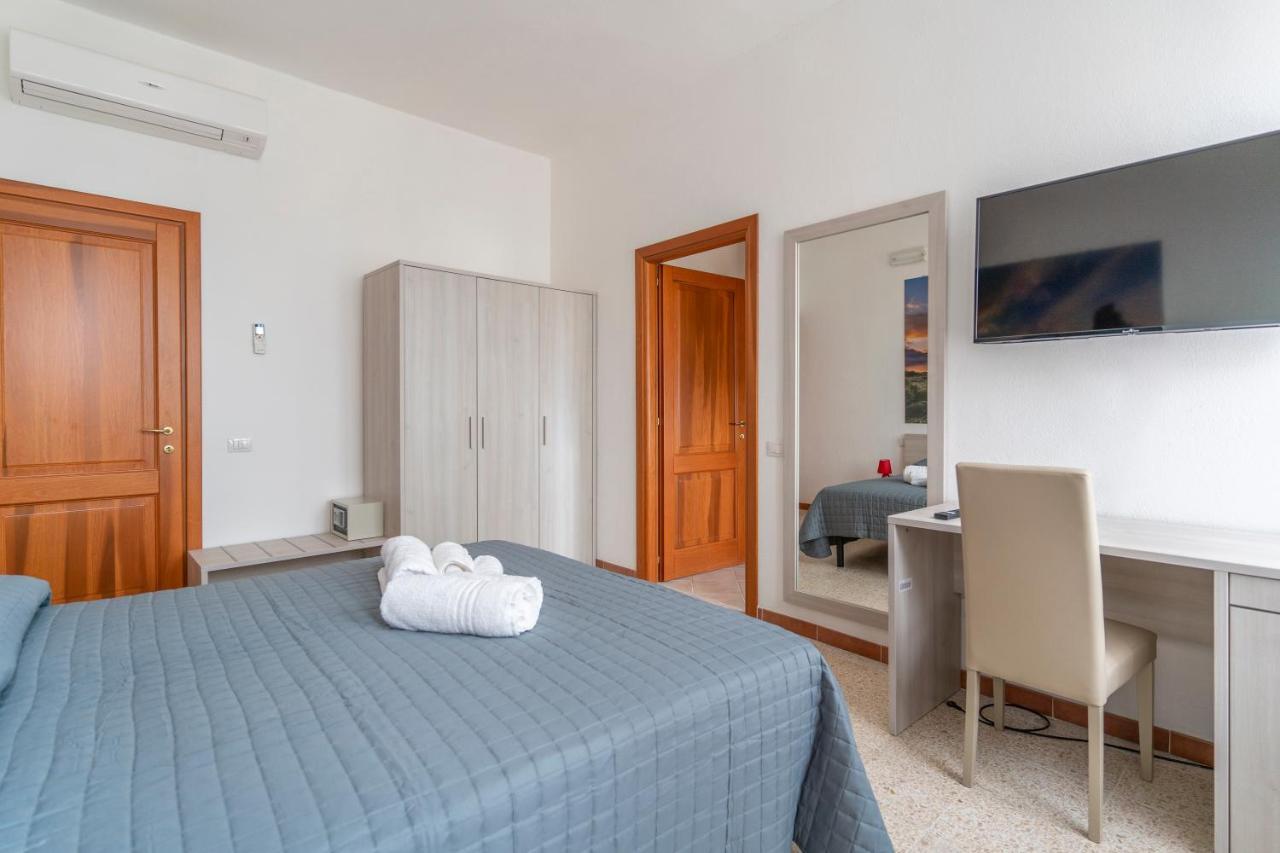 Hotel Dei Tacchi Osini Екстер'єр фото