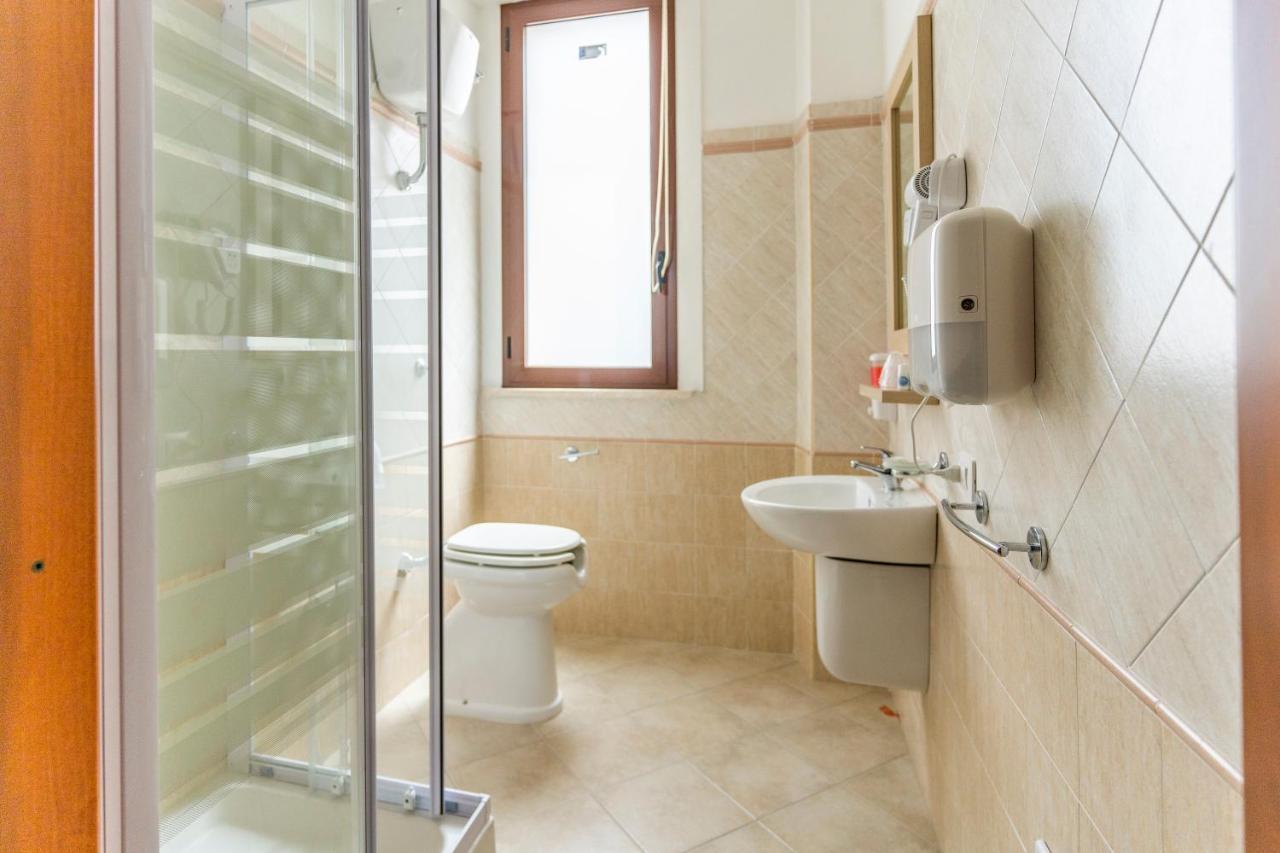 Hotel Dei Tacchi Osini Екстер'єр фото